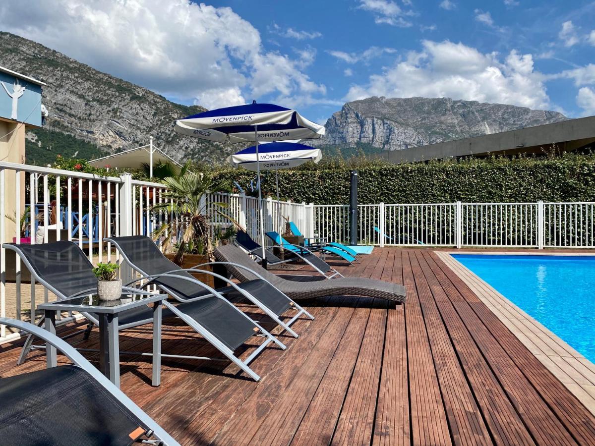 Hotel Le Neron - Logis Fontanil-Cornillon Bagian luar foto