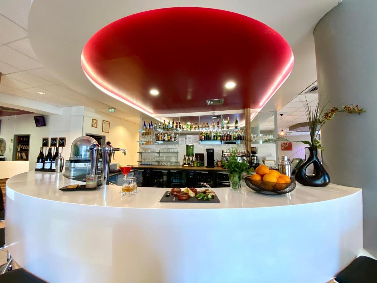 Hotel Le Neron - Logis Fontanil-Cornillon Bagian luar foto