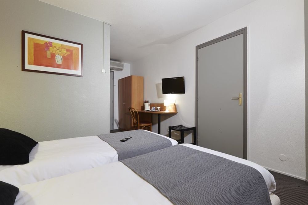 Hotel Le Neron - Logis Fontanil-Cornillon Ruang foto