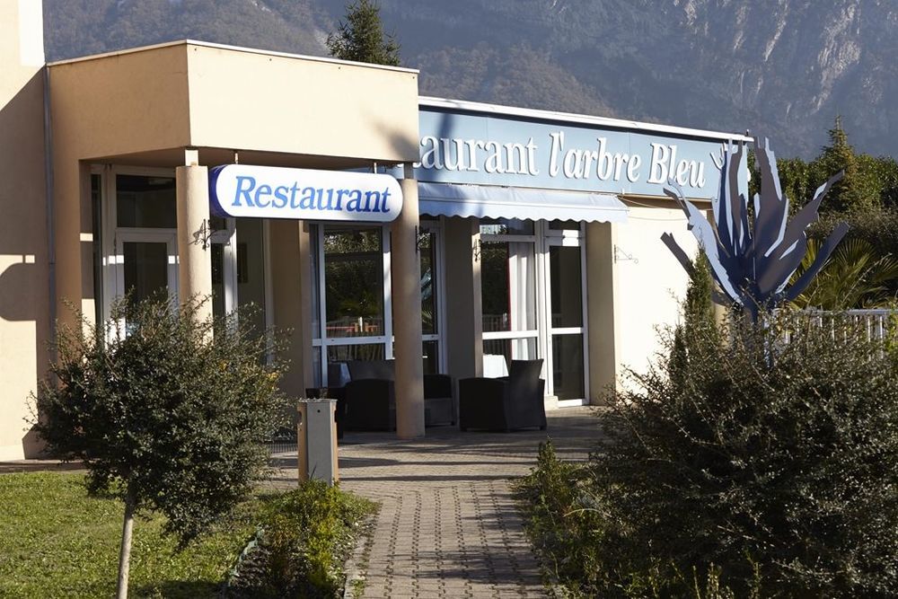 Hotel Le Neron - Logis Fontanil-Cornillon Bagian luar foto