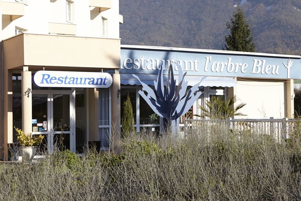 Hotel Le Neron - Logis Fontanil-Cornillon Bagian luar foto